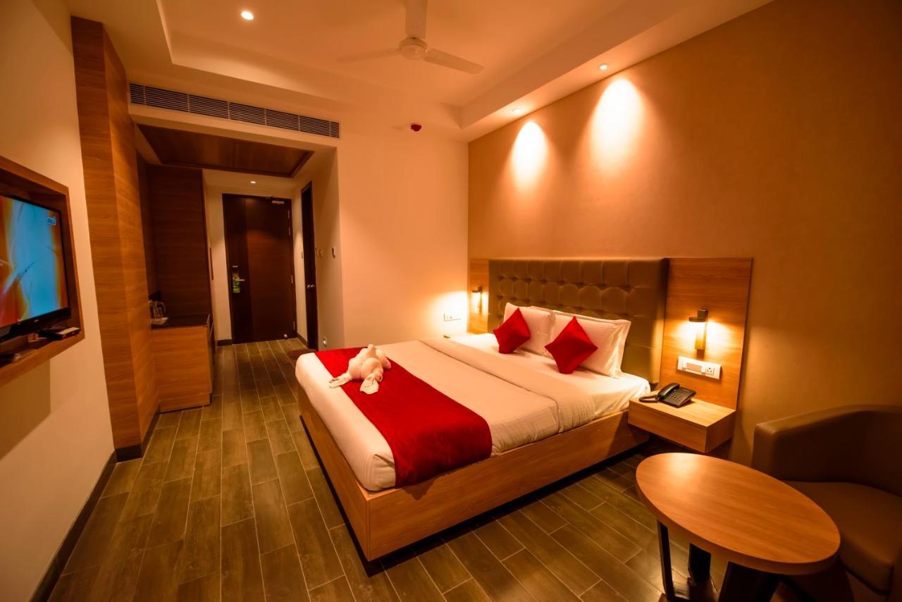 Hotel Annamalai Bahur Exteriör bild